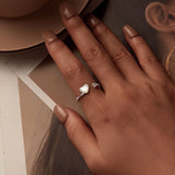 925 Sterling Silver Ring with Pavé Setting and White Shell